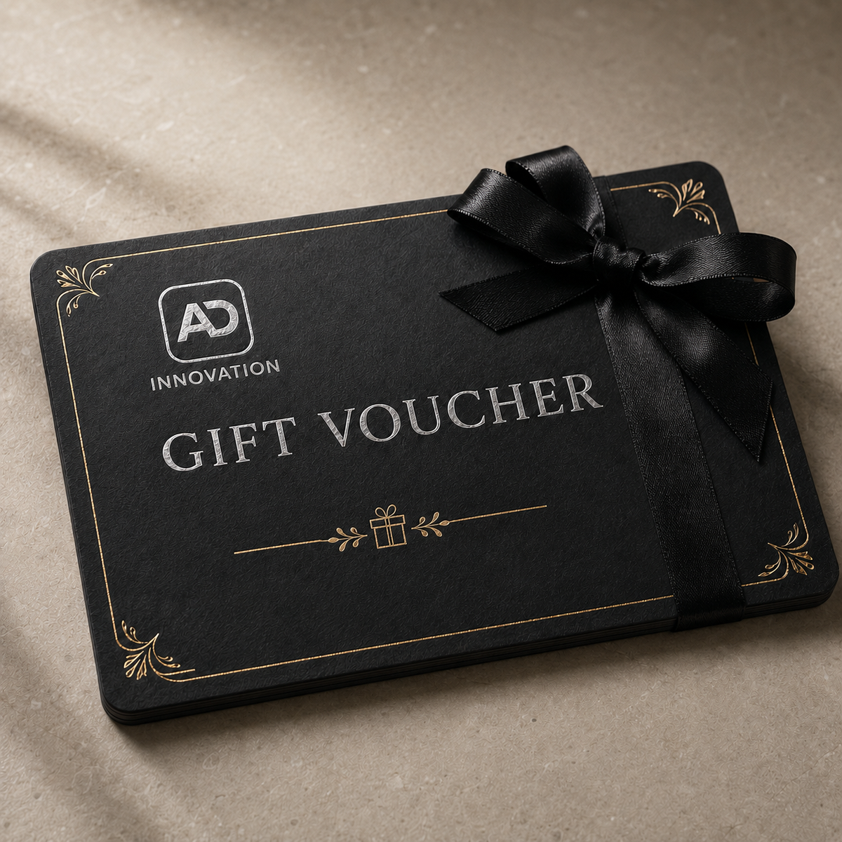 Schwarze AD-INNOVATION-Geschenkkarte mit dekorativer Schleife