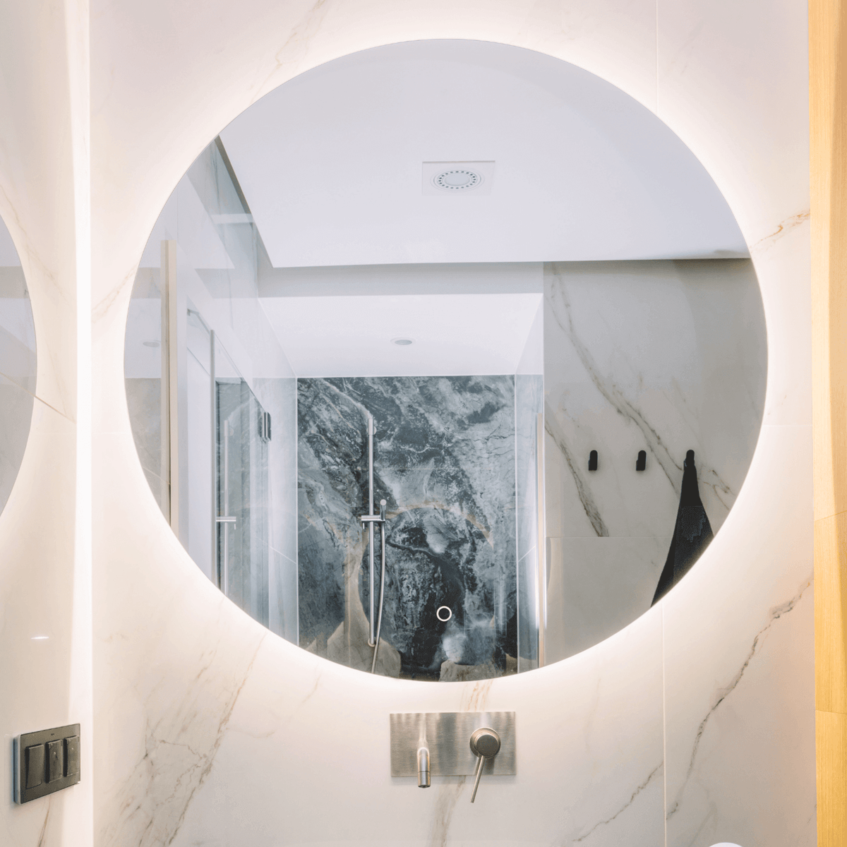 Runder Spiegel mit LED-Beleuchtung – AD-INNOVATION
