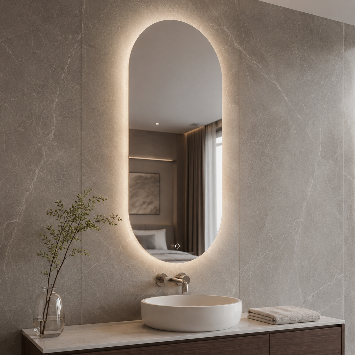 Ovaler LED-Wandspiegel 20 × 40 cm, rahmenlos, Wandschalter – Produktbild 1